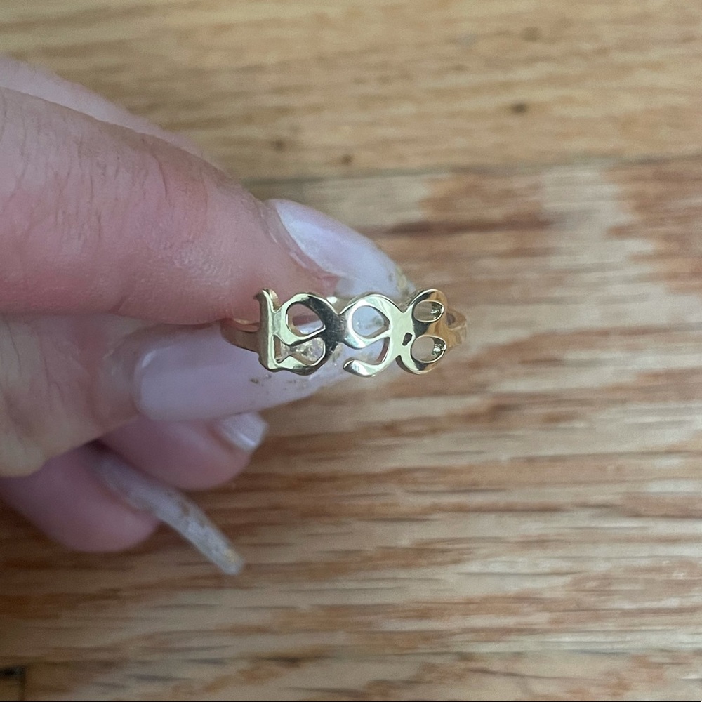 Ring - Picture 2 of 3